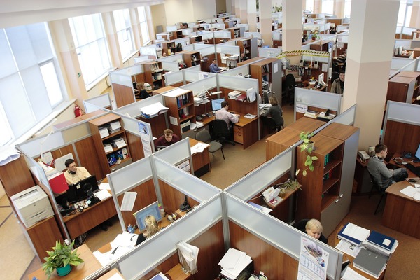 Правильная расстановка столов в офисе, или Как повысить продуктивность